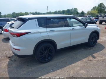 Mitsubishi Outlander III 2024 Mitsubishi Outlander 2024r., 4x4, 2.5L 2.5 Benzyna 181KM, zdjęcie 3