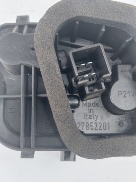 MITSUBISHI COLT 2006 2008 3D DRŽÁK ŽÁROVEK VLOŽKA SVĚTLA ZADNÍ 27852201 PRAVÝ