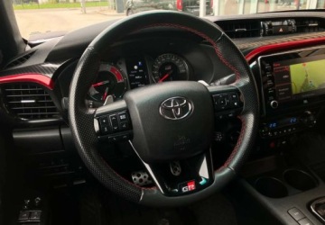Toyota Hilux VIII Podwójna kabina Facelifting 2.8 D-4D 204KM 2022 Toyota Hilux Toyota Hilux 2.8 D-4D Double Cab GR Sport 4x4 2.8 Diesel 204KM, zdjęcie 28