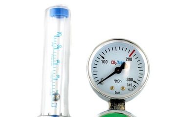 Редуктор аргона/CO2 с ротаметром MAGNUM