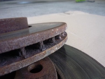 ПЕРЕДНИЕ ДИСКИ + СУППОРТЫ + КОЛОДКИ OPEL VECTRA C 285MM КОМПЛЕКТ