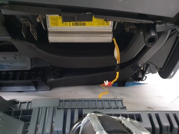 COLT VI Z30 DESKA KOKPIT KONZOLA PÁSY AIRBAG