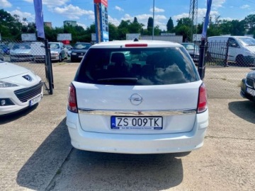 Opel Astra J Sports Tourer 1.7 CDTI ECOTEC 110KM 2010 Opel Astra 2X kola 1.7 Diesel 110KM, zdjęcie 24