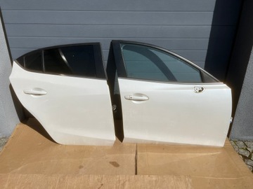 DVEŘE PRAVÝ PŘEDNÍ MAZDA III BM KOMPLETNÍ