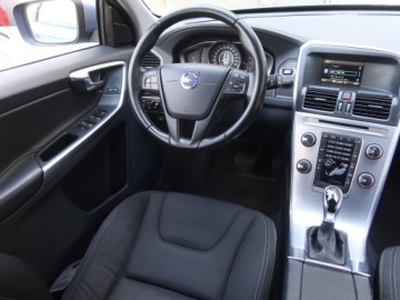 Volvo XC60 I SUV Facelifting 2.0 D3 DRIVE-E 150KM 2017 Volvo XC60 D3, Salon Polska, Automat, Klima, zdjęcie 6