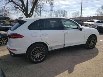 Porsche Cayenne III 2018 Porsche Cayenne 2018, 3.0L, 4x4, od ubezpieczalni, zdjęcie 3