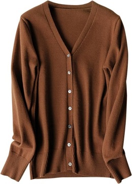Klasyczny sweter z dzianiny z dekoltem w szpic i długim rękawem z guzikami