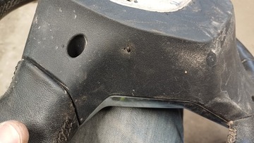 FORD B-MAX VOLANT KŮŽE PĚKNÝ