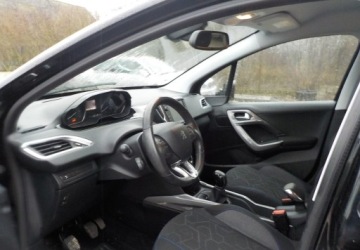 Peugeot 2008 I SUV Facelifting 1.2 PureTech 82KM 2018 Peugeot 2008 Okazja 1.2 Benzyna 82KM, zdjęcie 27