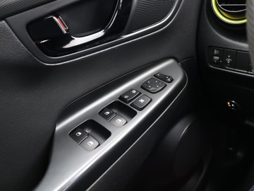 Hyundai Kona I Crossover 1.6 T-GDI 177KM 2017 Hyundai Kona 1.6 T-GDI, Salon Polska, zdjęcie 17