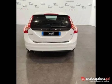 Volvo V60 I Kombi Facelifting 2.0 D3 DRIVE-E 150KM 2017 Volvo V60 I 2.0 D2 I rej. 02/2017, 150 KM, bezwypadkowy, zdjęcie 11