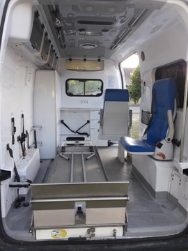 Renault Master IV Furgon FWD 2.3 dCi 150KM 2015 Renault Master 150KM AMBULANS KAMPER, zdjęcie 14