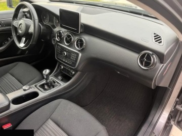 Mercedes Klasa A W176 Hatchback 5d Facelifting 180 d 109KM 2016 Mercedes A 180 CDI 1.5d 109KM 2016r, zdjęcie 19