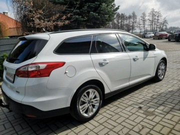 Ford Focus III Kombi 1.0 EcoBoost 125KM 2012 Ford Focus 1.0 12V 125KM Klimatyzacja Nawi Parktro, zdjęcie 4