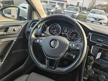 Volkswagen Golf VII Hatchback 3d 1.4 TSI BlueMotion Technology 125KM 2016 Volkswagen Golf 1,4 benzyna 125KM Highline, zdjęcie 9