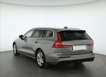 Volvo V60 I Kombi Facelifting 2.0 D3 DRIVE-E 150KM 2018 Volvo V60 D3 2.0, 1. Właściciel, Automat, Skóra, zdjęcie 3