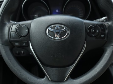 Toyota Auris II Hatchback 5d Facelifting 1.8 Hybrid 136KM 2016 Toyota Auris Hybrid, Salon Polska, Serwis ASO, zdjęcie 18