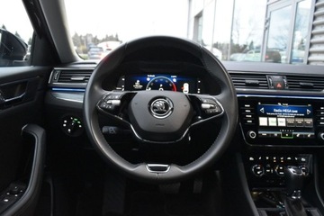 Skoda Superb III Kombi Facelifting 2.0 TSI 190KM 2021 Skoda Superb SalonPL Combi Style TSI 190KM DSG7 ACC Pakiety Matrix Alcanta, zdjęcie 11