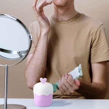 Машина для изготовления очищающих пенок и пузырьков для лица.