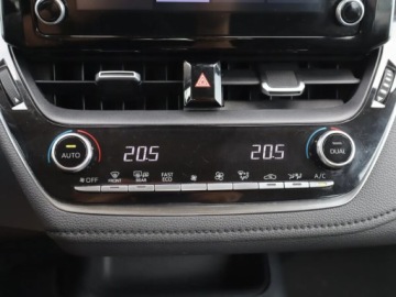 Toyota Corolla XII Sedan 1.5 VVT-i 125KM 2022 Toyota Corolla 1.5 VVT-i, Salon Polska, zdjęcie 11