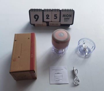 ЭЛЕКТРИЧЕСКИЙ МИНИ-ИЗМЕЛЬЧИТЕЛЬ ДЛЯ ЛУКА/ЧЕСНОКА