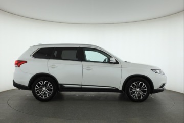Mitsubishi Outlander III SUV Facelifting 2015 2.0 MIVEC 150KM 2016 Mitsubishi Outlander 2.0, Salon Polska, zdjęcie 5