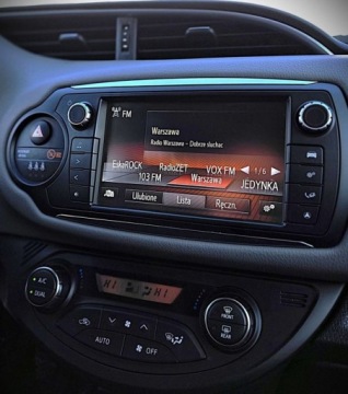 Toyota Yaris III Hatchback 5d Facelifting 1.33 Dual VVT-i 99KM 2016 Toyota Yaris Toyota Yaris 1.33 Premium City Cool Style FV Marza Salon, zdjęcie 3