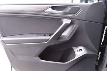 Volkswagen Tiguan II SUV Facelifting 2.0 TDI 200KM 2021 Volkswagen Tiguan TDI 200KM Allspace DSG 4x4 Elegance LEDMatrix Hak Panora, zdjęcie 26