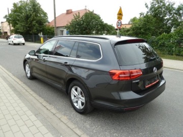 Volkswagen Passat B8 Variant 2.0 TDI BlueMotion SCR 150KM 2018 Volkswagen Passat NAWIGACJA PLHIGHLINE DSG-7PANORAMAASYSTENT PARKOWANIASKO, zdjęcie 3