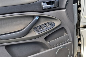 Ford Kuga I 2009 Ford Kuga 2.0 TDCi 136KM Climatronic 2XParktronik, zdjęcie 11