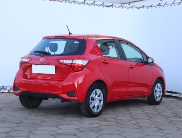 Toyota Yaris III Hatchback 5d Facelifting 2017 1.5 Dual VVT-iE 111KM 2017 Toyota Yaris 1.5 Dual VVT-i, Salon Polska, zdjęcie 4