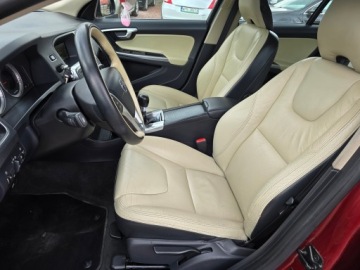 Toyota Auris I Hatchback 5d Facelifting 1.8 HSD 136KM 2011 Volvo V60 I 2.0 163 KM jasne skóry szyberdach alufelgi gwarancja, zdjęcie 9
