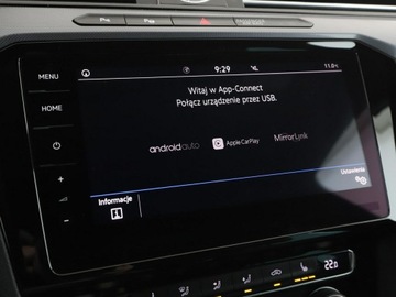 Volkswagen Passat B8 Variant 2.0 TDI BlueMotion SCR 150KM 2019 Volkswagen Passat DSG R-Line interior pack klima, zdjęcie 24