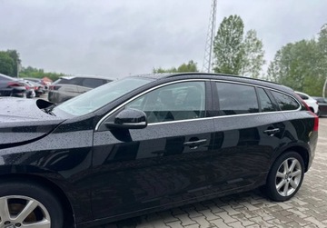 Volvo V60 I Kombi Facelifting 2.0 D4 DRIVE-E 190KM 2015 Volvo V60 2.0D 190KM 2015r. automat auto zarejestrowane i ubezpieczone w P, zdjęcie 4