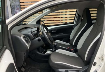 Toyota Aygo II Hatchback 5d 1.0 VVT-i 69KM 2016 Toyota Aygo Toyota Aygo Benzyna 69KM, zdjęcie 30