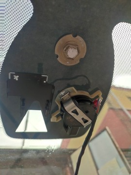 BMW F01 F02 SKLO (OKNO) ČELNÍ HUD