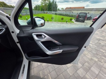 Peugeot 2008 I SUV Facelifting 1.2 PureTech 110KM 2016 Peugeot 2008 1.2 110Ps Navi Skora Panorama Zarej.PL Gwarancja 1.2, zdjęcie 21