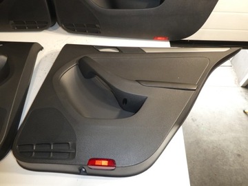 КОМПЛЕКТ ОБИВКИ БАНКОВСКОЙ ДВЕРИ VW JETTA 5C