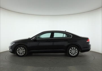 Volkswagen Passat B8 Limousine 1.8 TSI BlueMotion Technology 180KM 2017 VW Passat 1.8 TSI, Salon Polska, 1. Właściciel, zdjęcie 2
