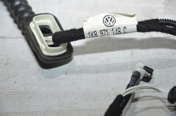 1K8971148C SVAZEK ZADNÍ KRYT KUFRU STRANA PRAVÁ VW SCIROCCO 09-14R