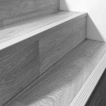 Лестничный профиль ND 110см м серебристый самоклеящийся 42х25мм