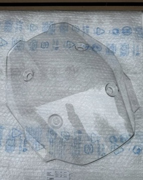 Обтекатель ветрового стекла водителя Aprilia Tuareg 2021+ NEW OE