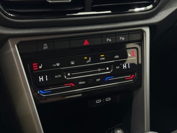 Volkswagen T-Roc I SUV Facelifting 1.5 TSI ACT 150KM 2023 Volkswagen T-Roc Life / ACC / Kamera cofania / Asy, zdjęcie 21