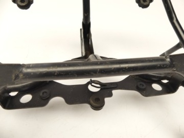 КРЕПЛЕНИЕ КОЗЫРЬКА SUZUKI GSF 600 BANDIT N S 00-04