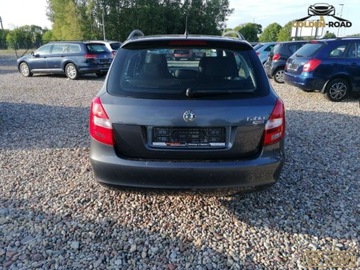 Skoda Fabia II Kombi 1.2 70KM 2009 Skoda Fabia 1,2 htp klima szyberdach alu grz.fotele oplacona 1.2 Benzyna, zdjęcie 6