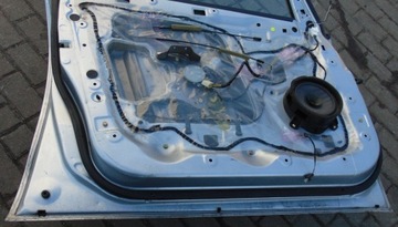 DVEŘE LEVÉ PŘEDNÍ MITSUBISHI GRANDIS A19 EVROPA