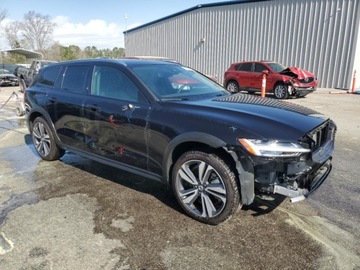 Volvo V60 II  2024 Volvo V60 Cross Country Plus 2024 2.0l 2.0 Benzyna 247KM, zdjęcie 4