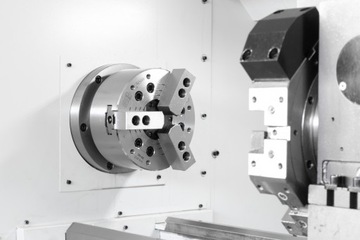 Токарный станок с ЧПУ по металлу с плоской станиной 400x1000, гидравлический патрон и задняя бабка
