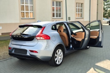 Volvo V40 II Hatchback Facelifting 2.0 D2 120KM 2018 VOLVO V40 INSCRIPTION PANORAMA JASNA SKÓRA AUTOMAT, zdjęcie 14