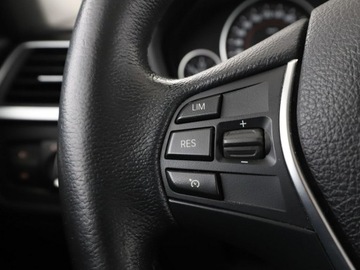 BMW Seria 3 F30-F31-F34 Touring Facelifting 2.0 318d 150KM 2017 BMW 318 2.0d Automat Sport Line Panorama Tempomat, zdjęcie 29